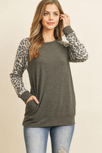 Load image into Gallery viewer, Leopard Top with Contrast Sleeves