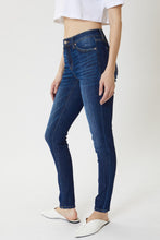 Load image into Gallery viewer, KanCan Mid Rise Basic Super Skinny Jeans