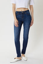Load image into Gallery viewer, KanCan Mid Rise Basic Super Skinny Jeans