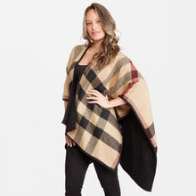Load image into Gallery viewer, Women&#39;s Plaid Ruana.